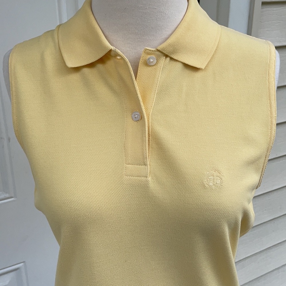 Like New BROOK BROTHER sleeveless top! Beautiful
